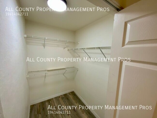 Building Photo - 8932 Manor Loop