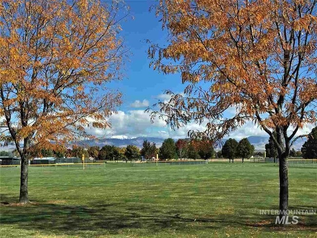 Building Photo - 5008 N Rothmans Ave