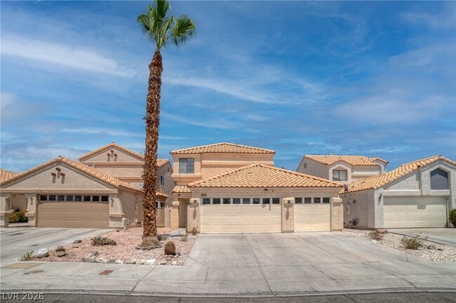 Building Photo - 2304 Chatfield Dr
