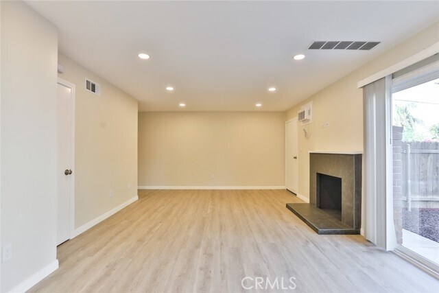 Building Photo - 2963 Elgin Dr
