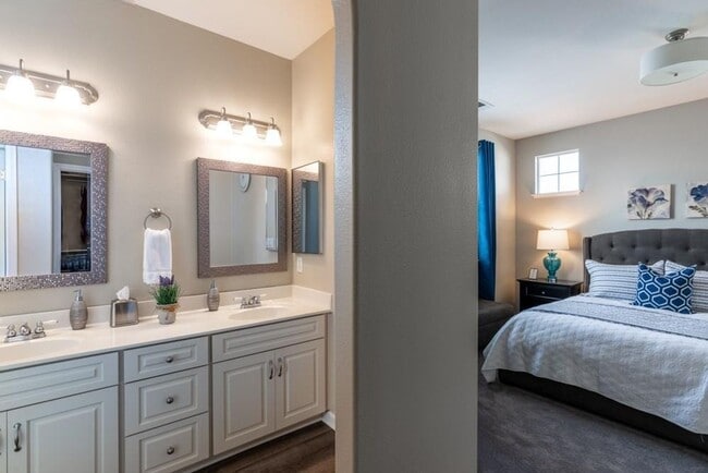 Building Photo - Stunning Updated Alameda Home w/ Backyard Deck & Custom Features