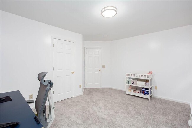 Building Photo - 58 Parkside Cir