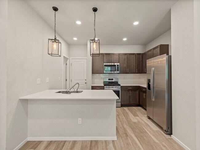 Primary Photo - Beautiful 3 Bed 2.5 Bath Townhome in North...