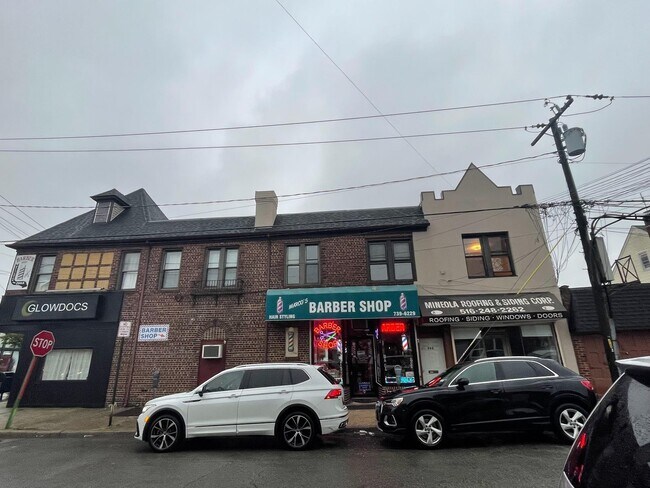 Building Photo - 266 Jericho Tpke