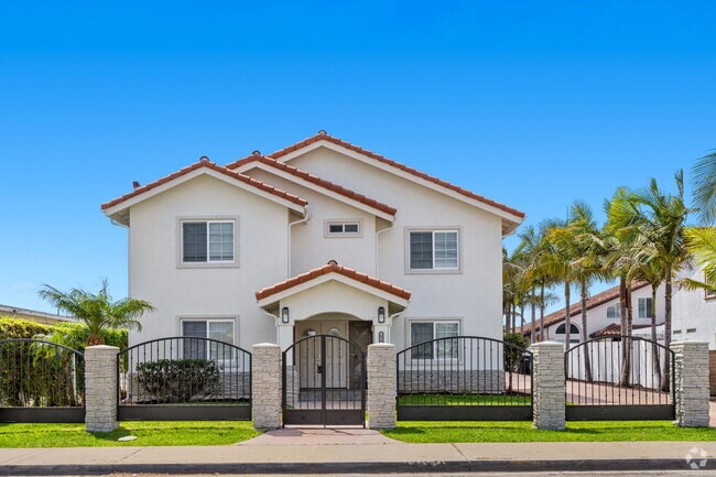 Building Photo - 1749 Dahlia Ave