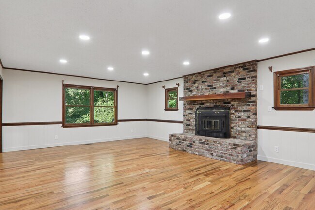 Building Photo - 5 Timothy Ln