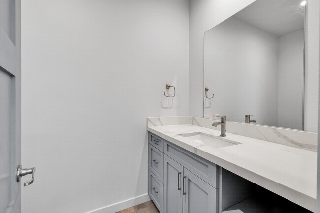 Building Photo - 7760 Arrowhead Dr