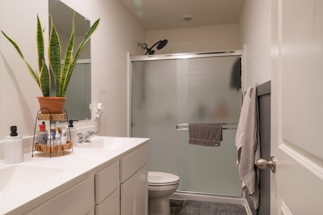 Building Photo - 6561 Sassafras Wy