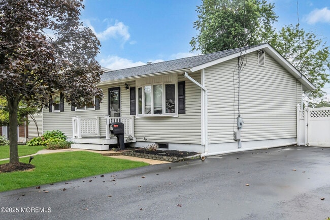 Building Photo - 22 Bryant Dr