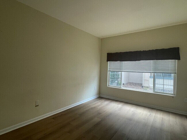 Building Photo - Great Miramonte Ranch Condo - Available Se...
