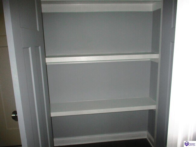 Building Photo - 130 Diamond Ct