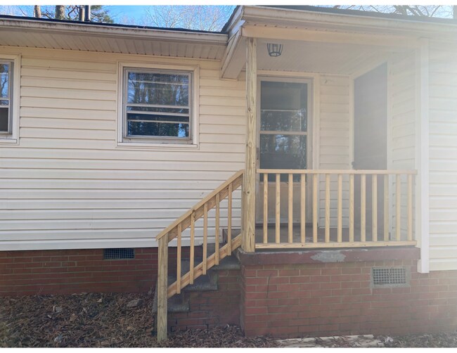 Building Photo - 3720 Manor Dr