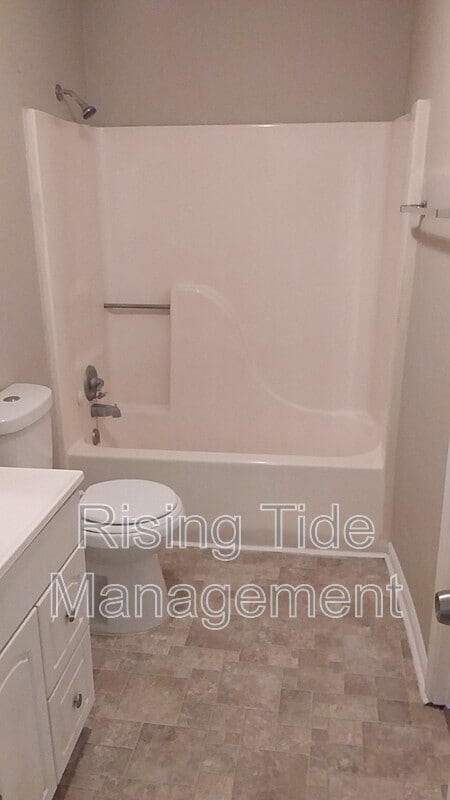 Building Photo - 422 Buckingham Cir