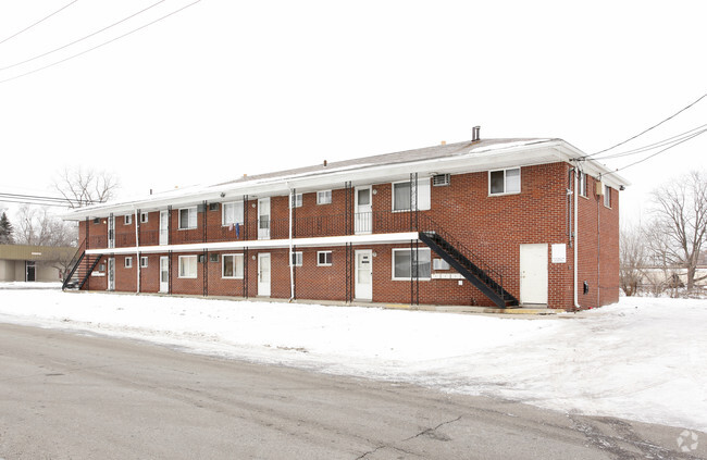 Primary Photo - Middlebelt Apartments