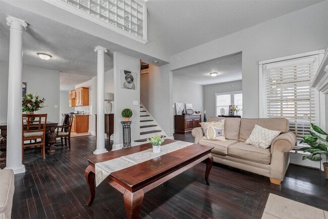 Building Photo - 2410 Cleburne St