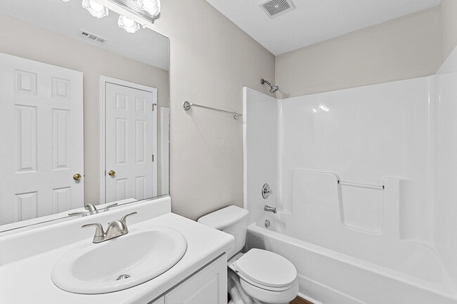 Building Photo - 2215 Bridgeton Rd