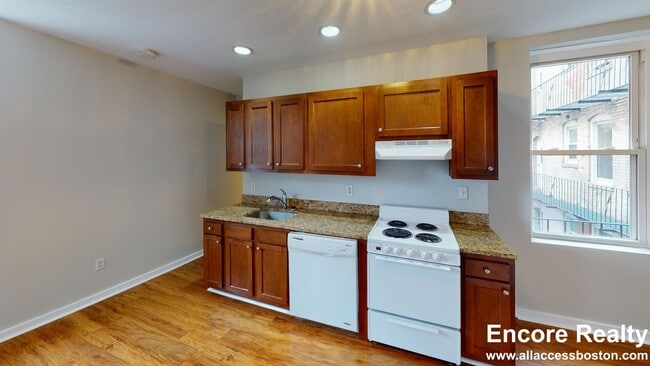 Building Photo - 224 Hanover St