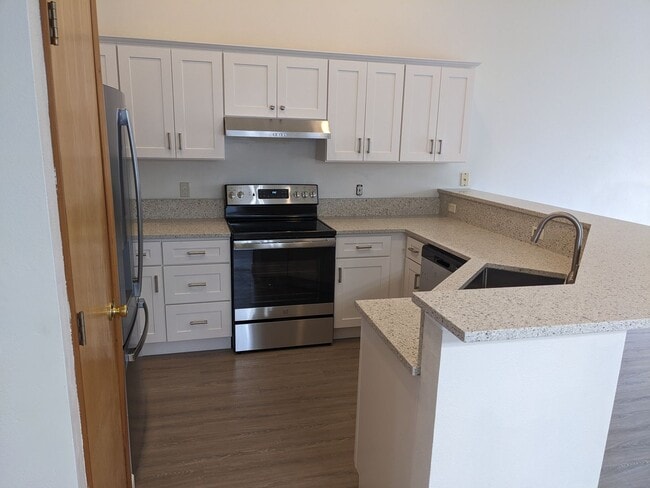 Building Photo - Amazing 3 bedroom home