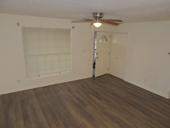 Building Photo - 1113 Strickland Bridge Rd