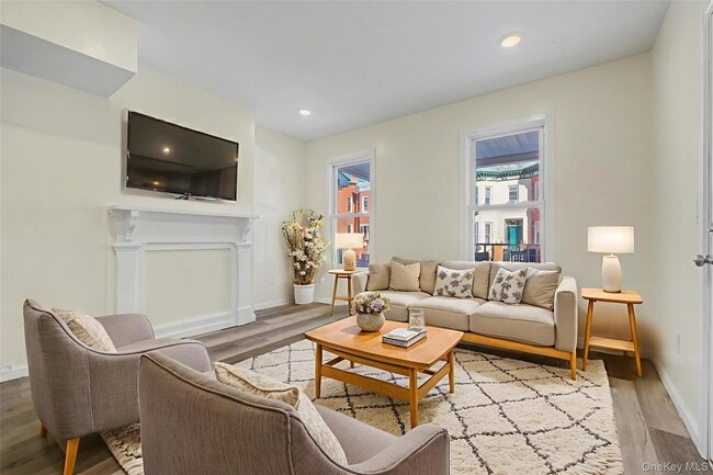 Building Photo - 61 Carson Ave