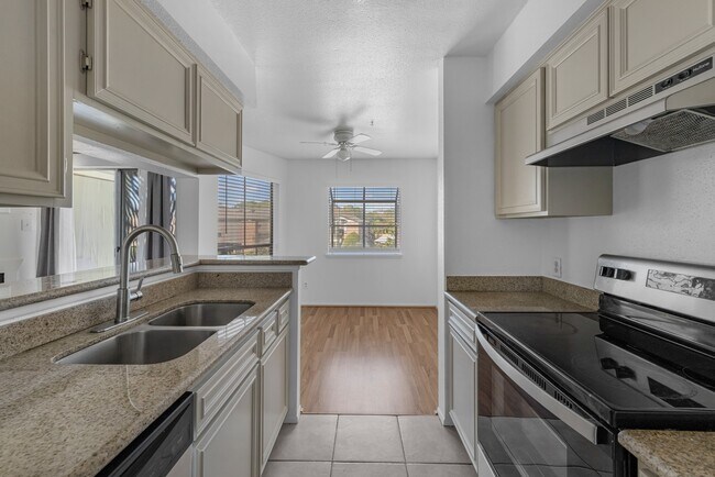 Building Photo - 18800 Egret Bay Blvd