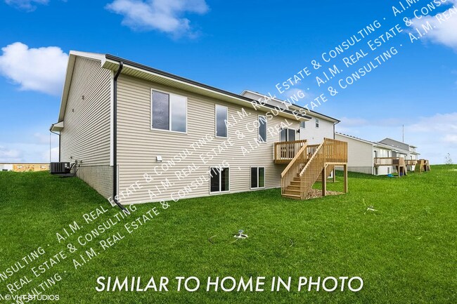 Building Photo - 3302 NE Fawn Ln