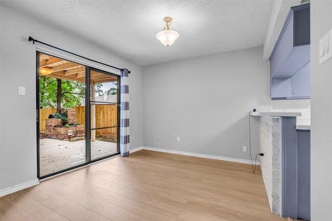 Building Photo - 12303 Longfellow Dr