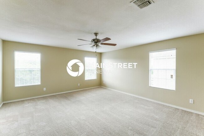 Building Photo - 5 Bedroom Pet-Friendly Home in San Antonio...