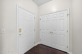 Building Photo - 7801 Point Meadows Dr