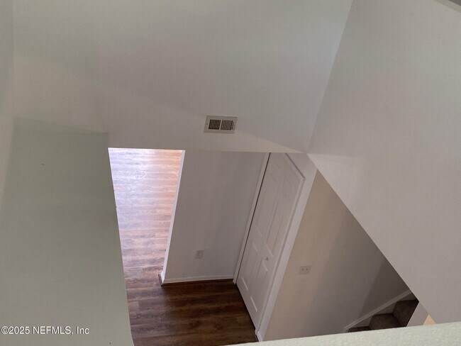 Building Photo - 7086 Shady Pine Ct