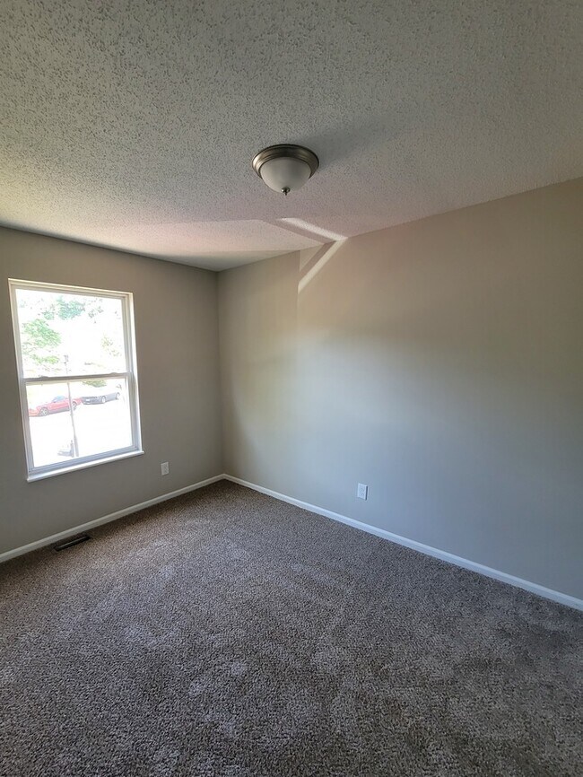 Building Photo - 969 Wynstay Cir Valley Park, MO 63088