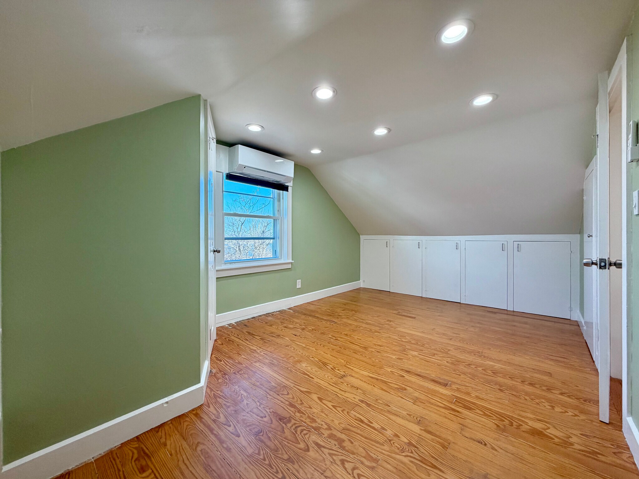 Building Photo - 36 Annavoy St