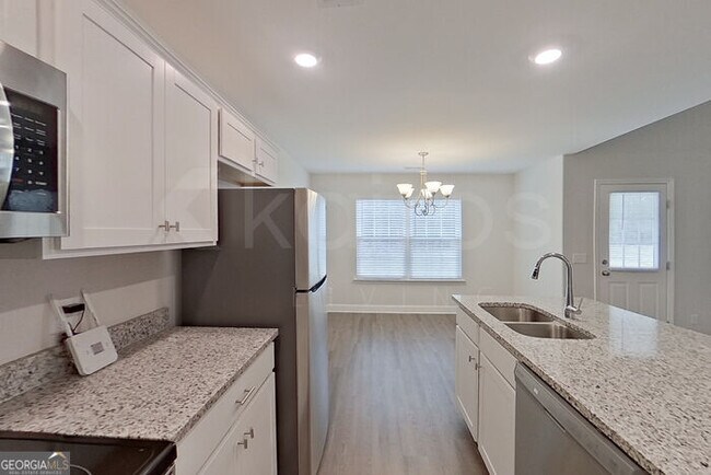 Building Photo - 106 Western Red Cedar Dr