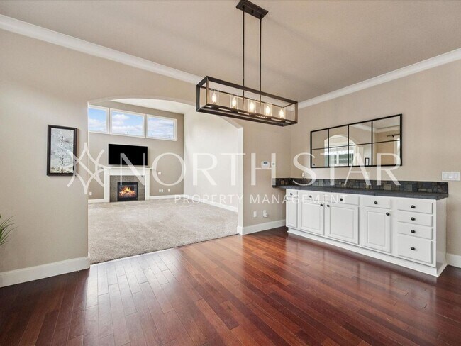 Building Photo - Tuscan Hills Traditional in Happy Valley