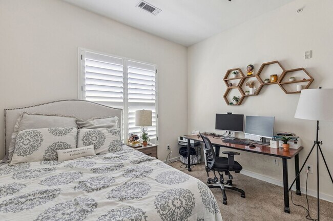 Building Photo - 2950 McKinney Ave