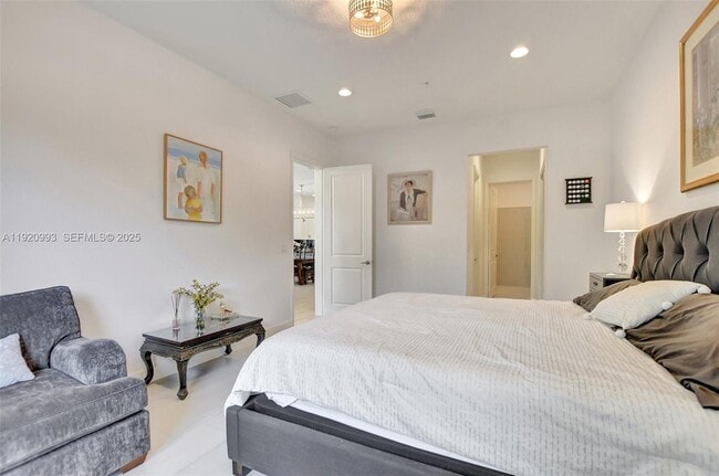 Building Photo - 6657 Quiet Wave Trl