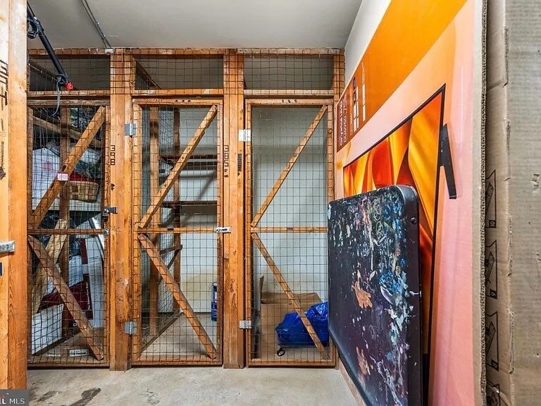 Building Photo - 429 Drummers Ln