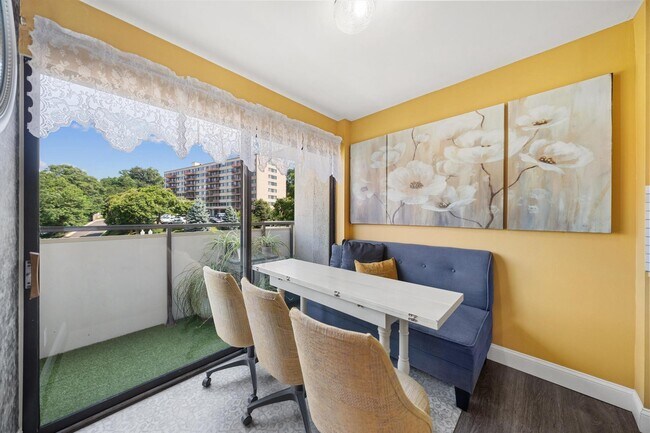 Building Photo - 5300 Columbia Pike