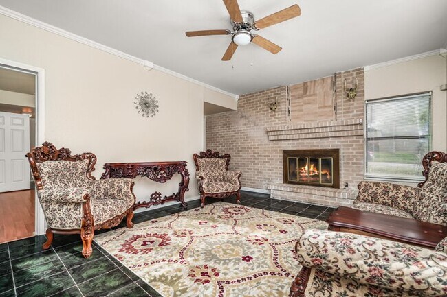 Building Photo - 1519 Schley Ave