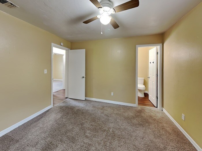 Building Photo - 1737 Ave C NE