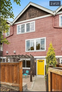 Building Photo - Modern 3Bed/3Bath Townhouse in Seattle - $3,400!!