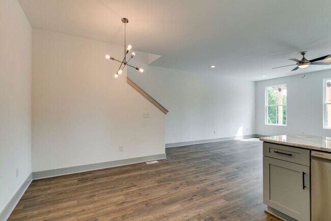 Building Photo - Beautiful Newer Build in Madison!