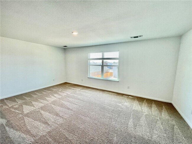 Building Photo - 126 Fox Glen Trl