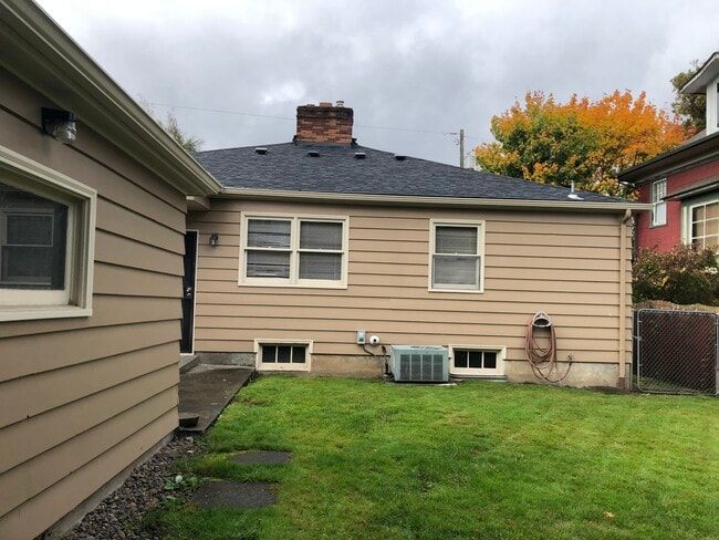 Building Photo - 6436 NE 26th Ave