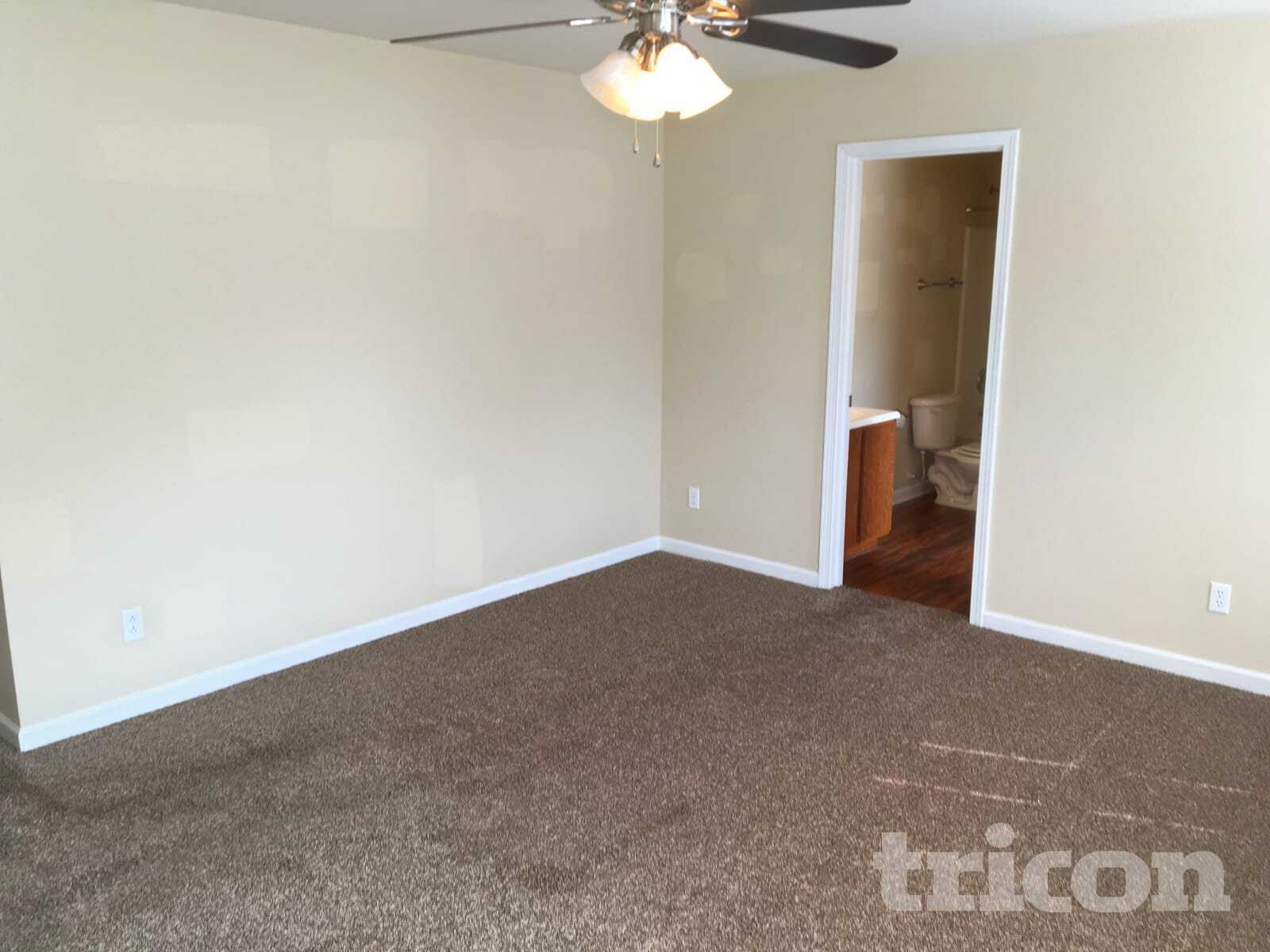 Building Photo - 1829 Oakdale Green Dr