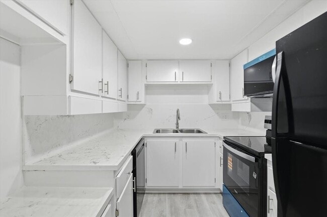 Building Photo - 6101 N Falls Circle Dr