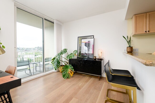 Building Photo - Seattle Heights Condominiums ~ Belltown