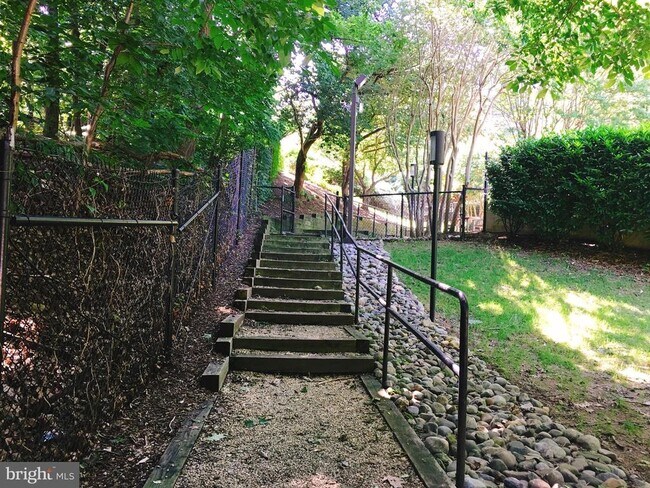 Building Photo - 5500 Holmes Run Pkwy