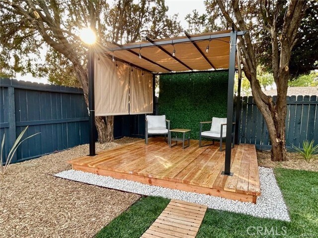 Building Photo - 821 N Mountain View Pl