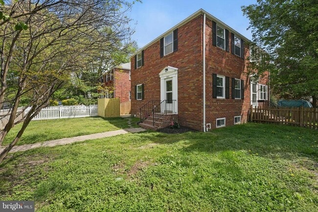 Building Photo - 201 E Alexandria Ave